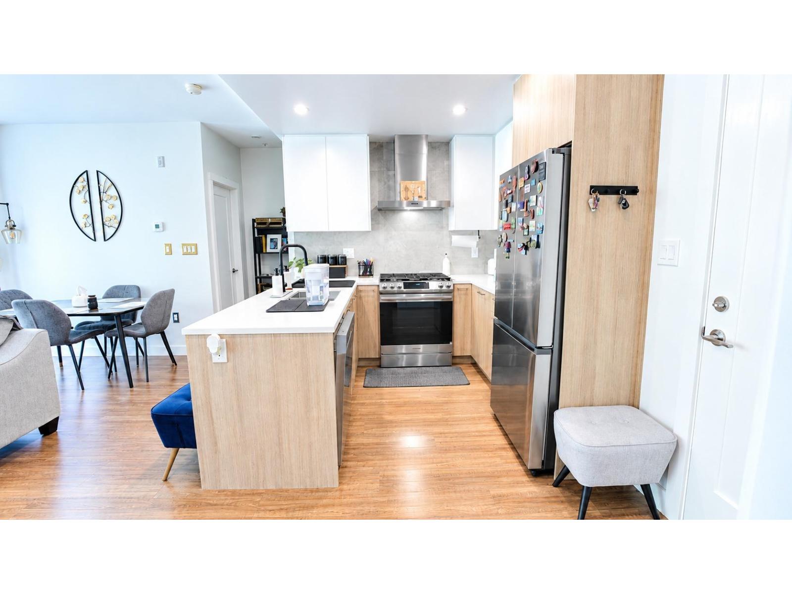 Photo of 413 31900 RAVEN AVENUE 6