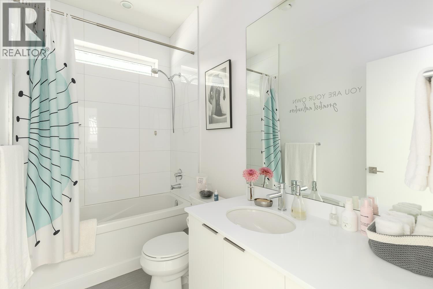 572 E 16TH AVENUE, Vancouver - Image 1