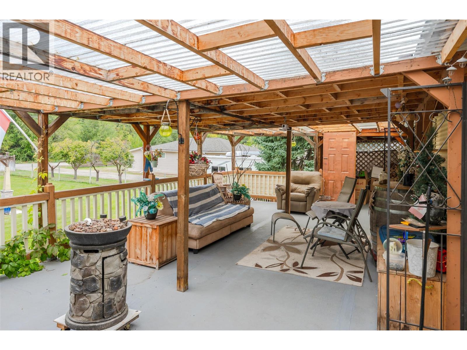 5467 Sawmill Road, Oliver - Image 1