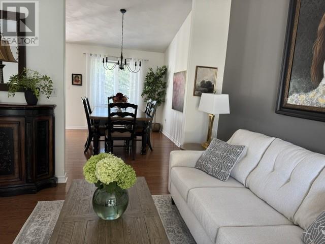 10 GREENWICH Court - 34