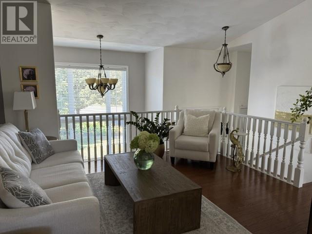 10 GREENWICH Court - 35