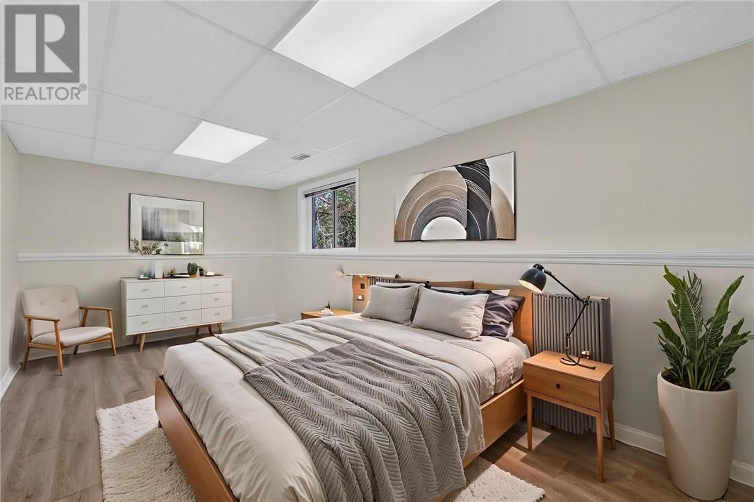 10 GREENWICH Court - 61