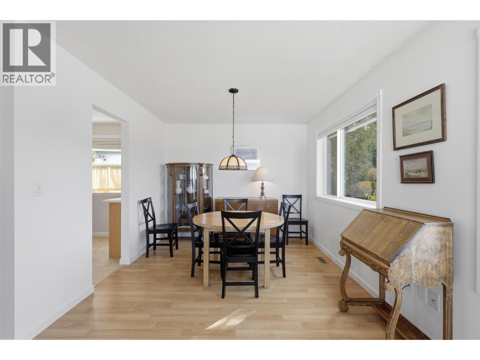 1923 Gladstone Drive - 11