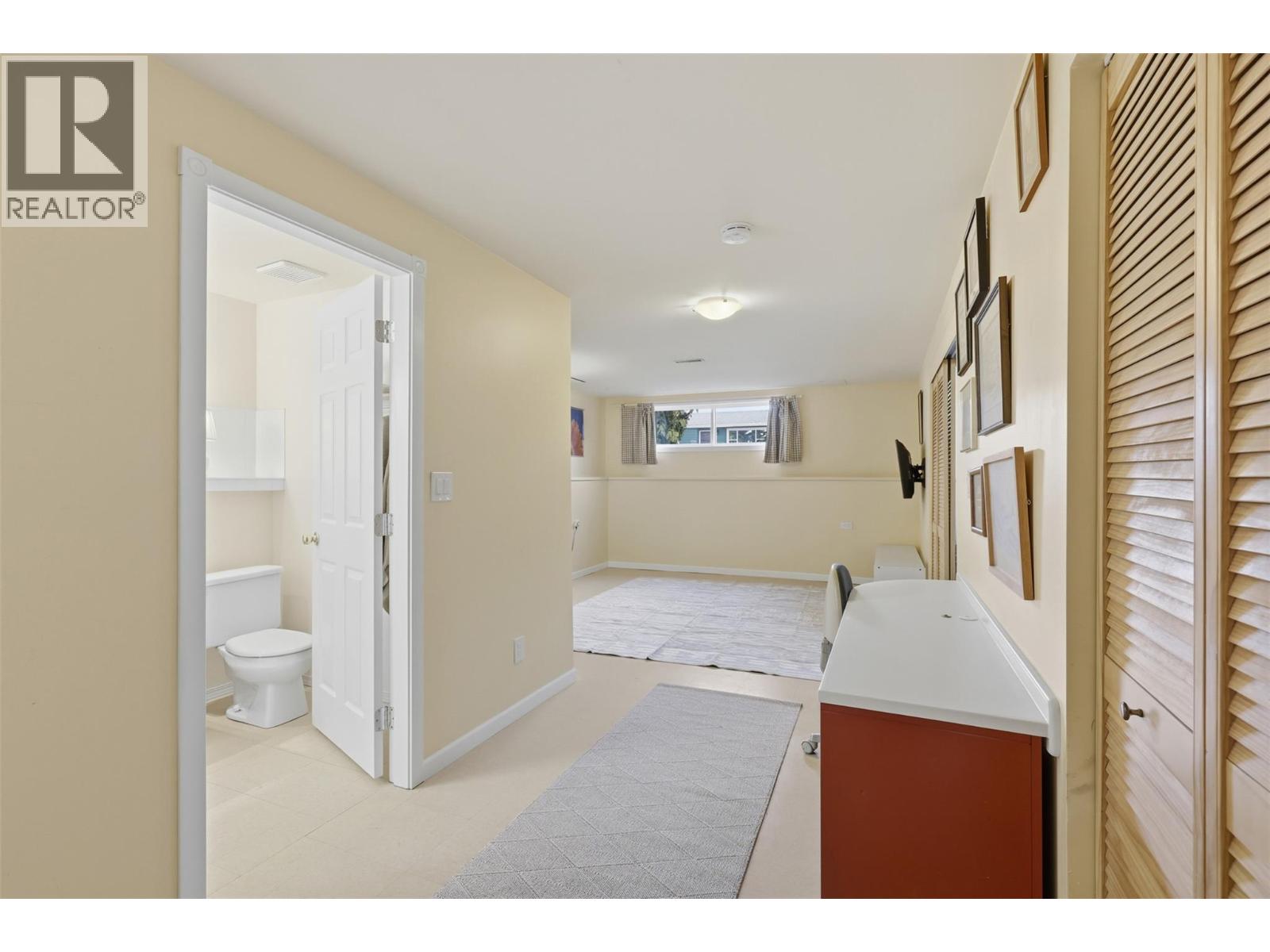 1923 Gladstone Drive - 22