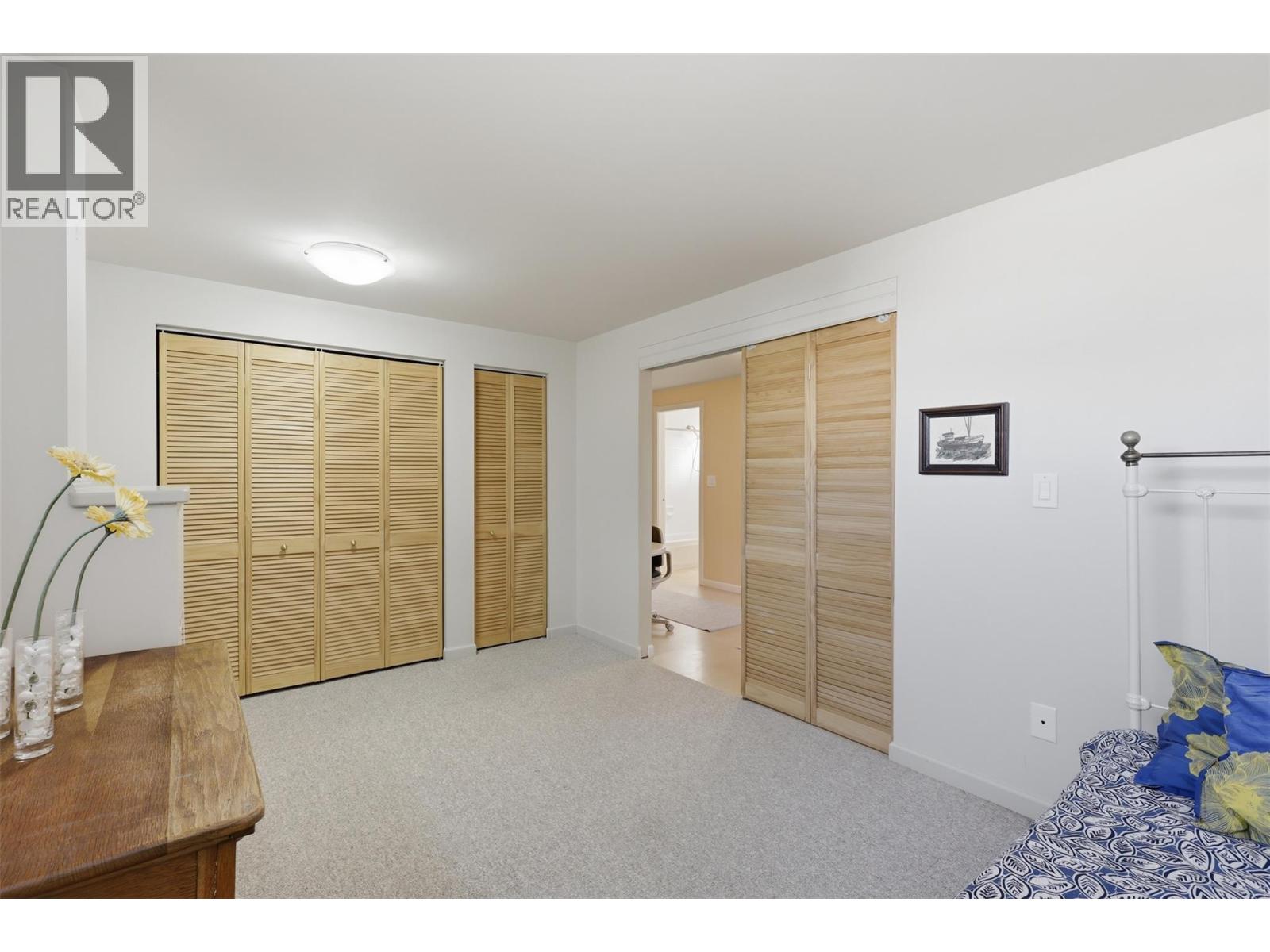 1923 Gladstone Drive - 28