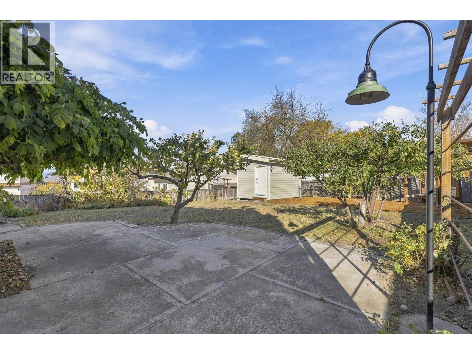 1923 Gladstone Drive - 36