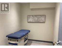 103 & 104 - 2500 St Laurent Boulevard, Ottawa, ON K1H1B1 Photo 22