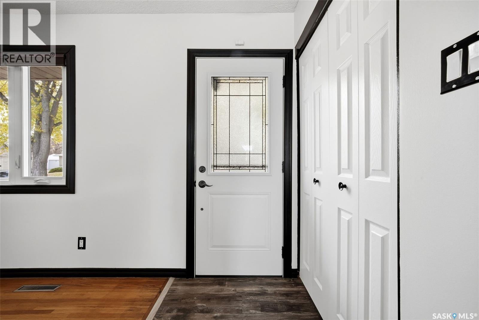 4523 England ROAD, Regina — photo 2