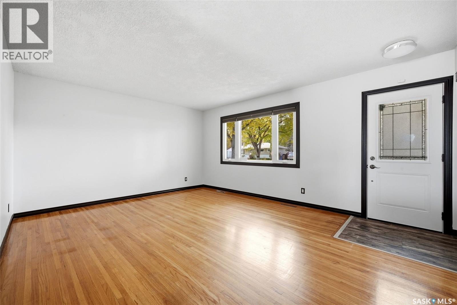 4523 England ROAD, Regina — photo 3