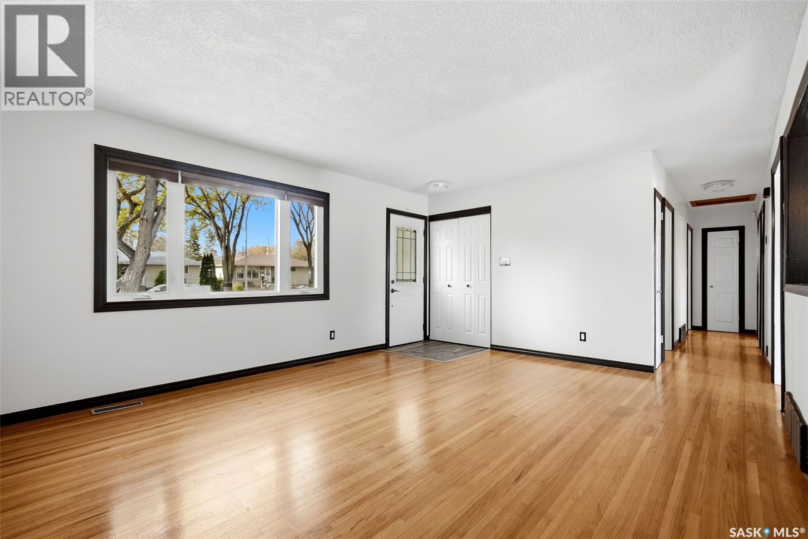 4523 England ROAD, Regina — photo 4