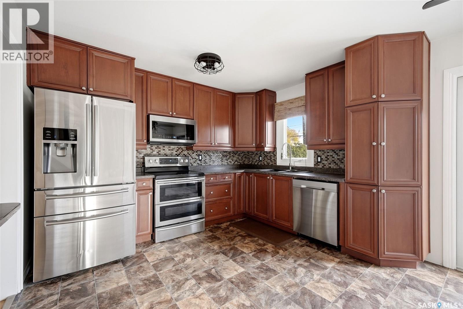 4523 England ROAD, Regina — photo 6