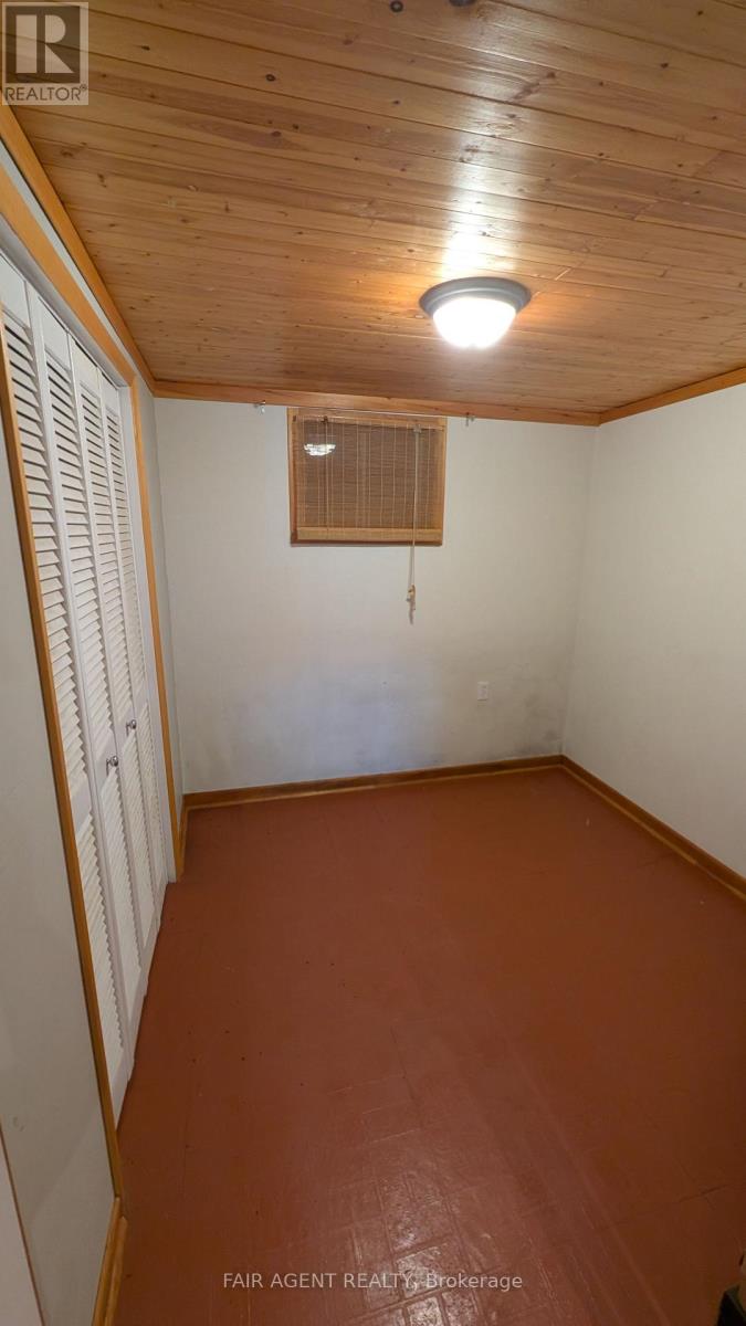 33 MAYNARD DRIVE - 28