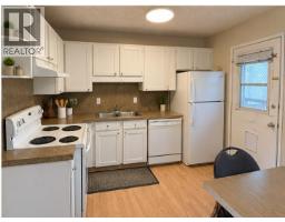 1521 19 Avenue N, Lethbridge, AB T1H4W2 Photo 6