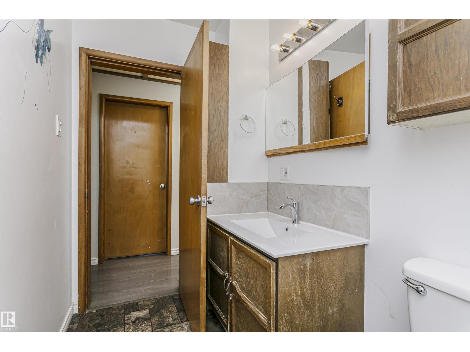 7 Sheridan Drive, photo 21