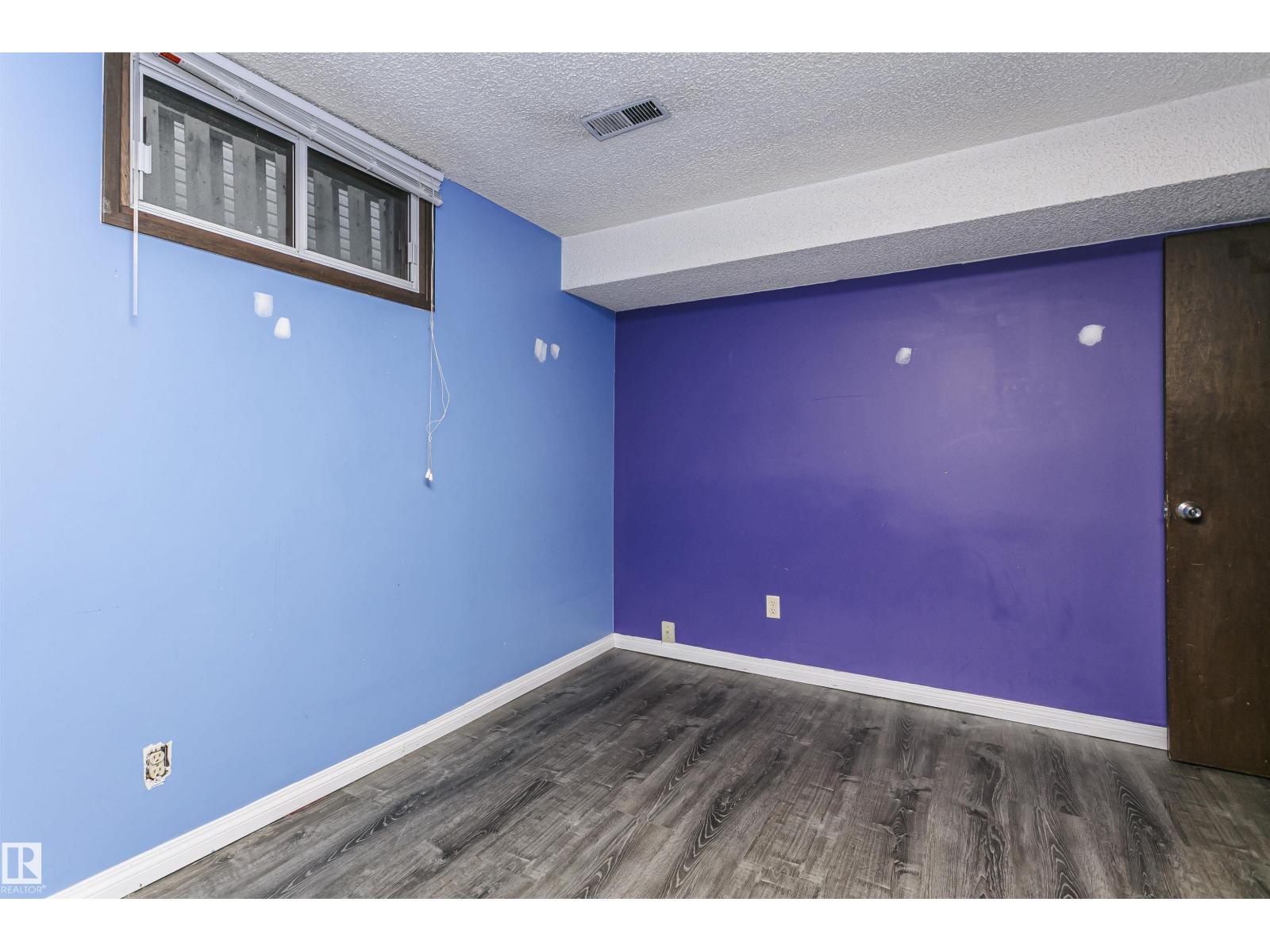 7 Sheridan Drive, photo 32