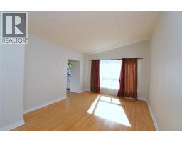 Living room - 5 Ronaldshay Avenue, Hamilton, ON L9A3B2 Photo 7