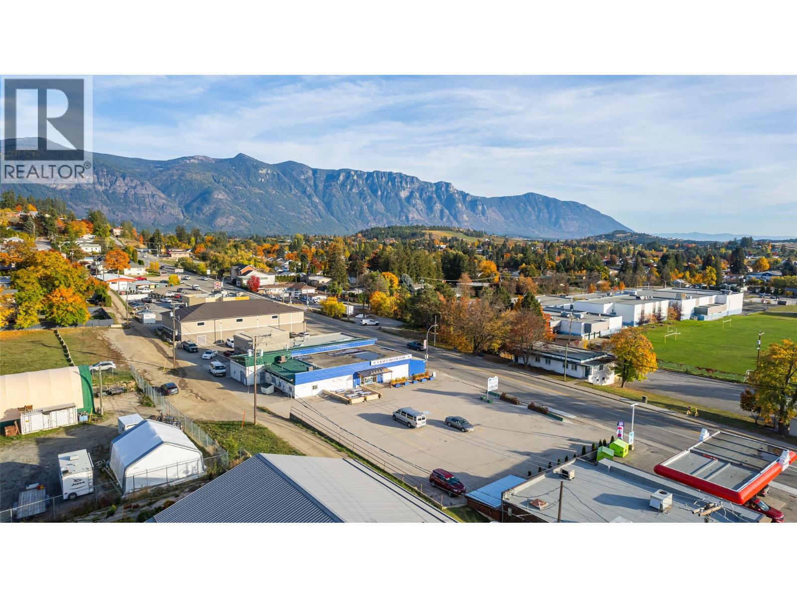 1628, 1620 & 1616 Canyon Street, Creston - Image 1