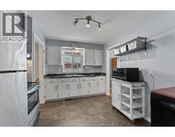 Family room/Fireplace - 10205 Pulbrook, Windsor, ON N8R1C2 Photo 8