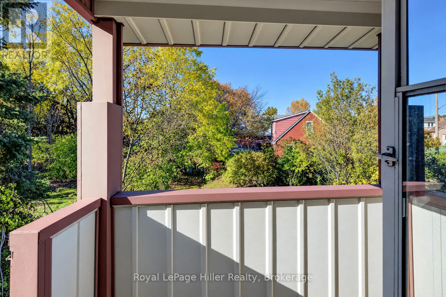 Photo 20 of 32