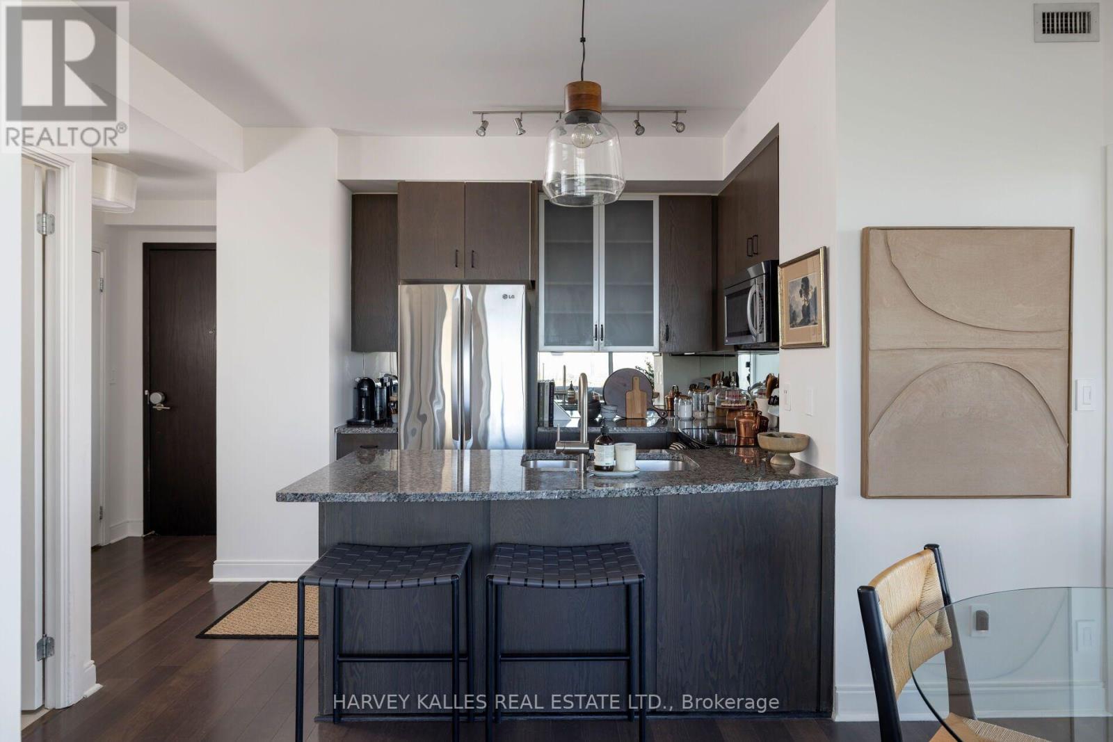 1909- 18 Yorkville Avenue, Toronto, ON photo 19