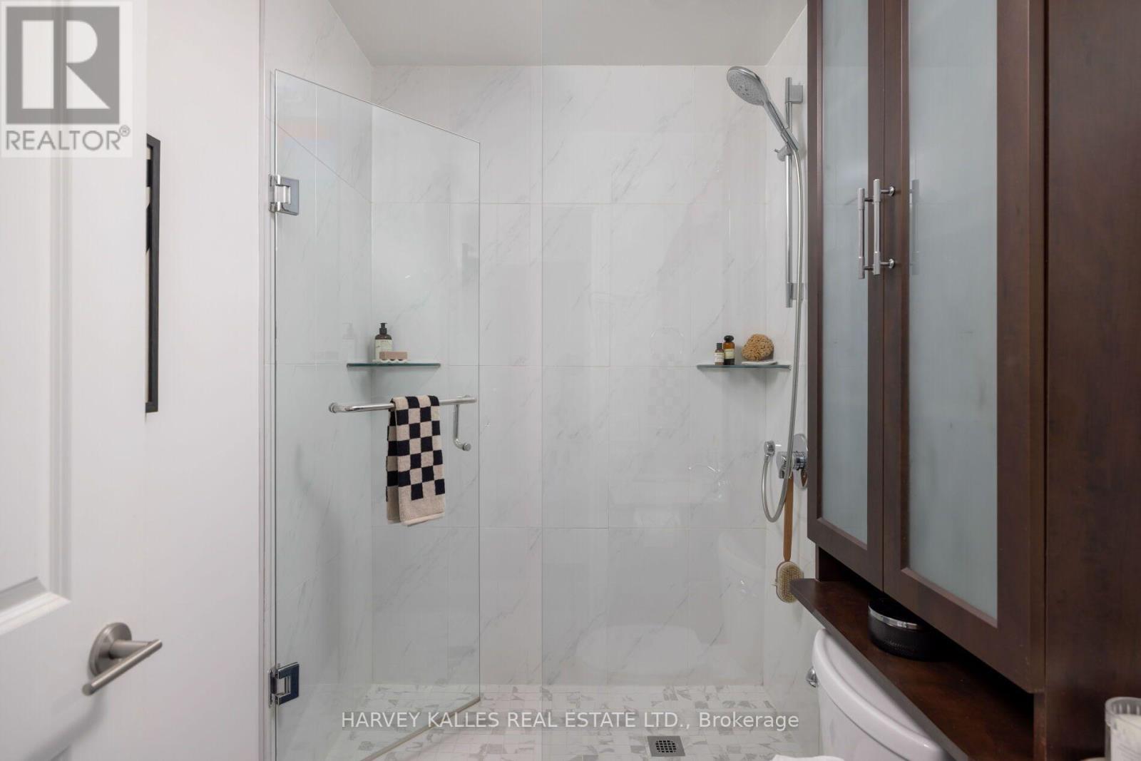 1909- 18 Yorkville Avenue, Toronto, ON photo 35