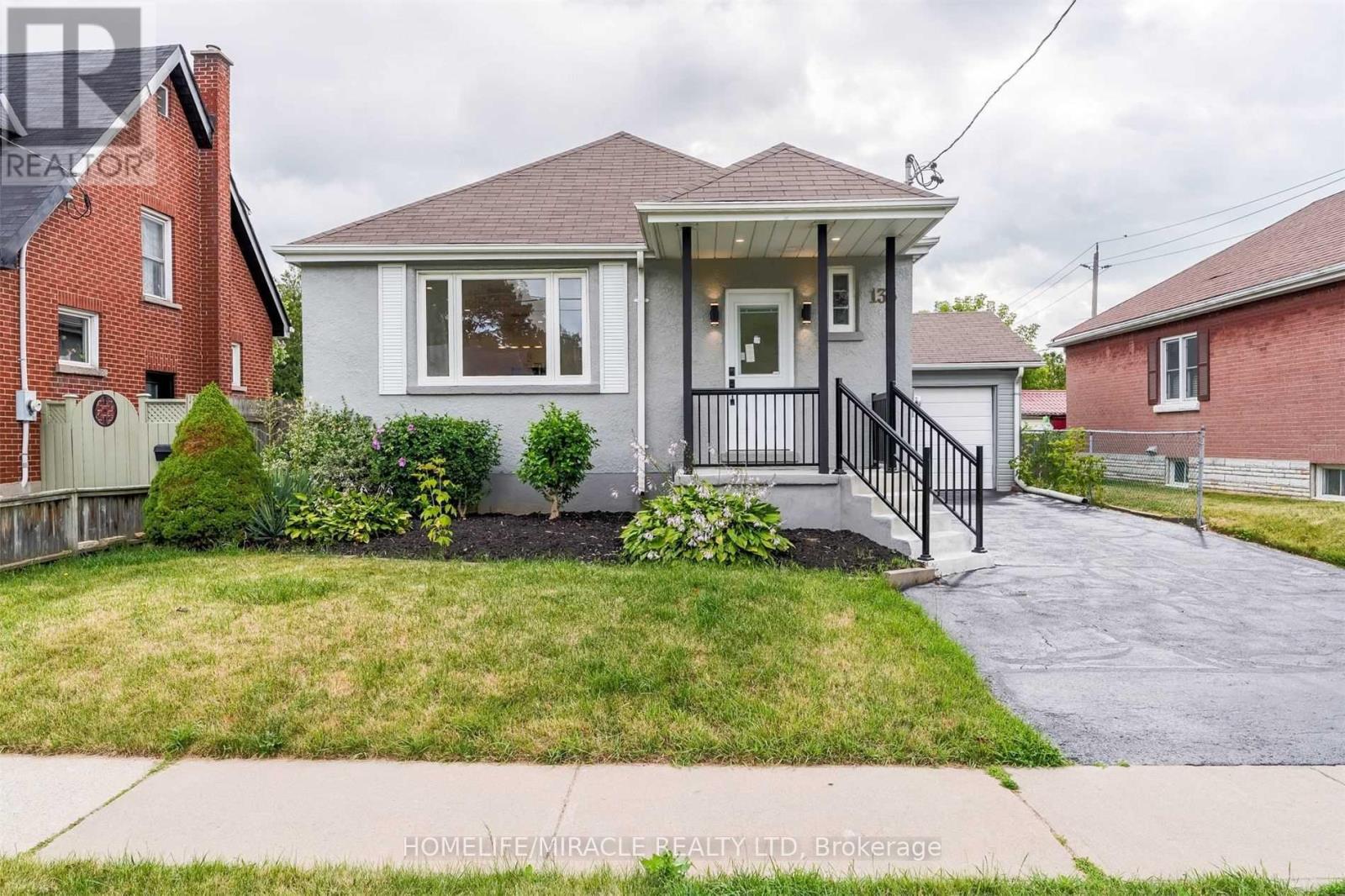 135 Central Park Boulevard North, Oshawa, ON