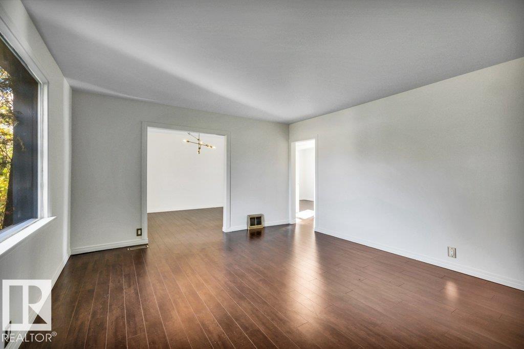 7747 79 AV NW, Edmonton — photo 8