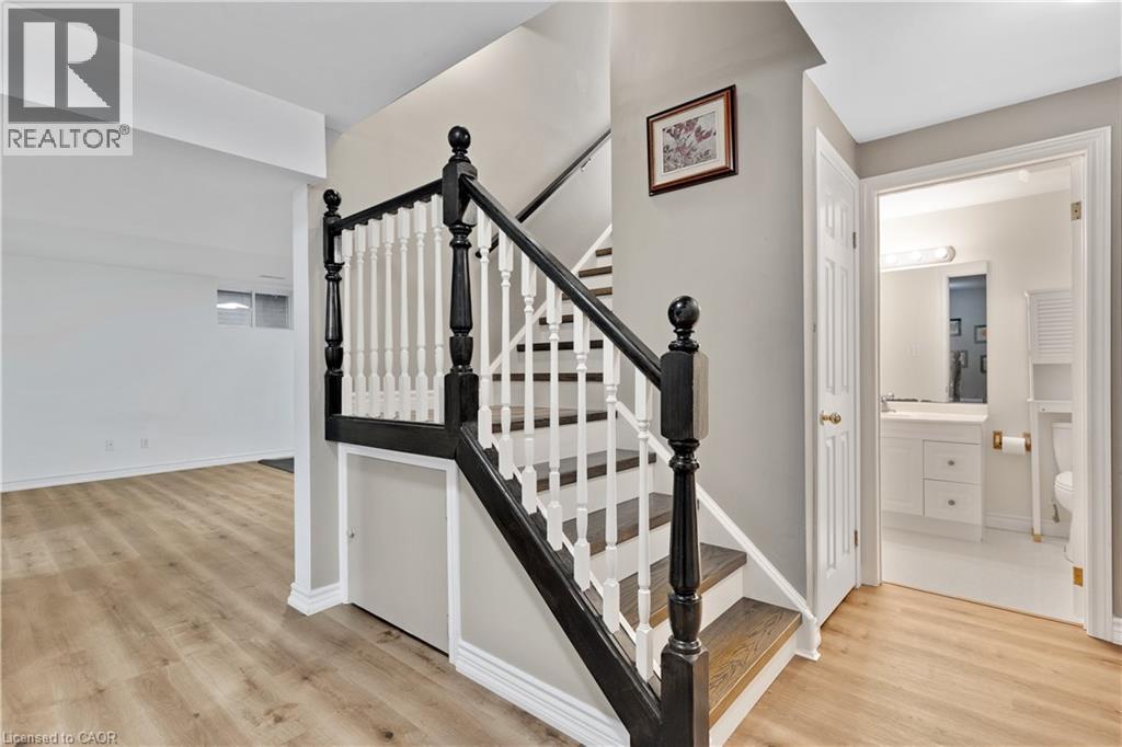 548 SANDBROOKE Court - 36