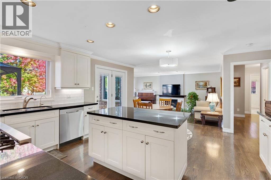 548 SANDBROOKE Court - 16