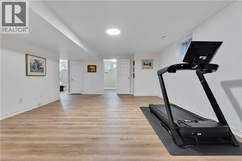 548 SANDBROOKE Court - 39