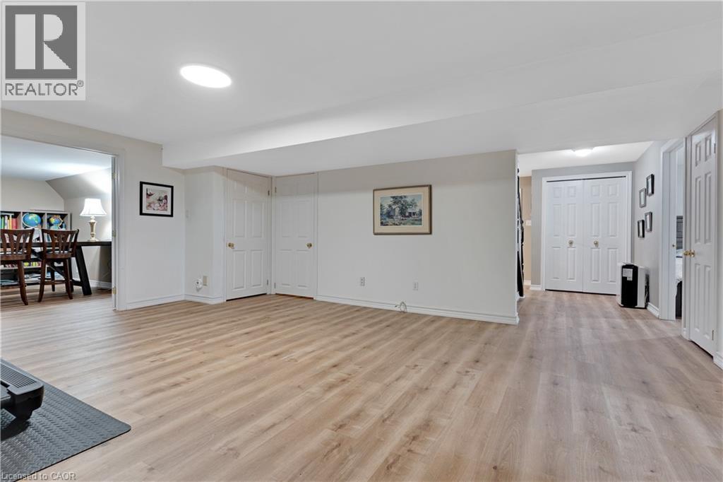 548 SANDBROOKE Court - 40