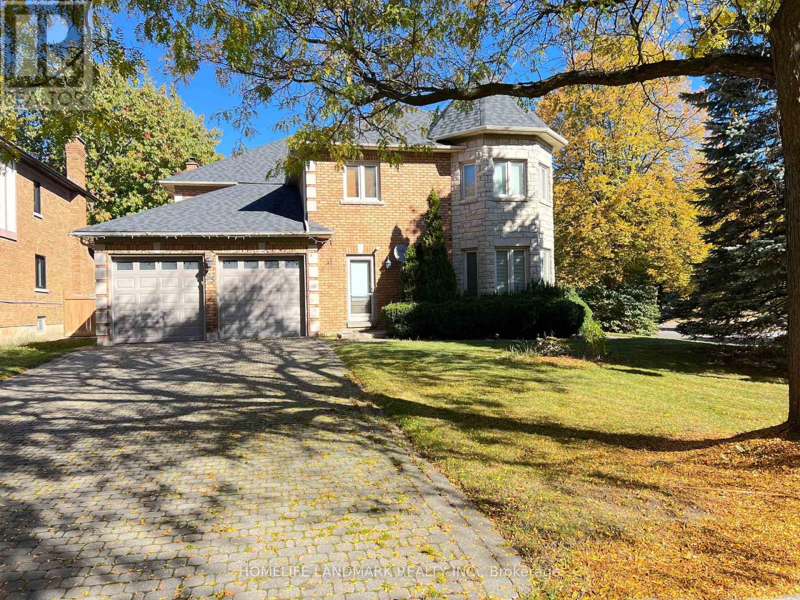 35 MONTCLAIR ROAD N, Richmond Hill (Bayview Hill)