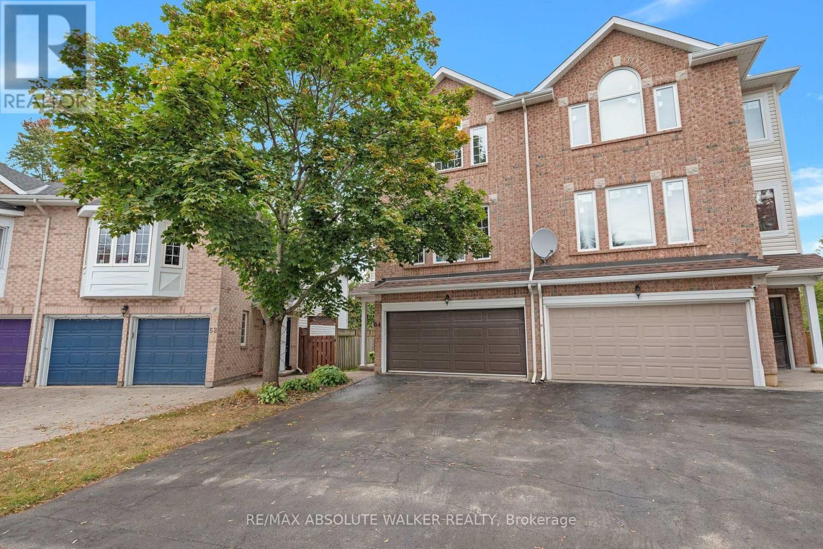 54 CASTLE GLEN CRESCENT, Ottawa