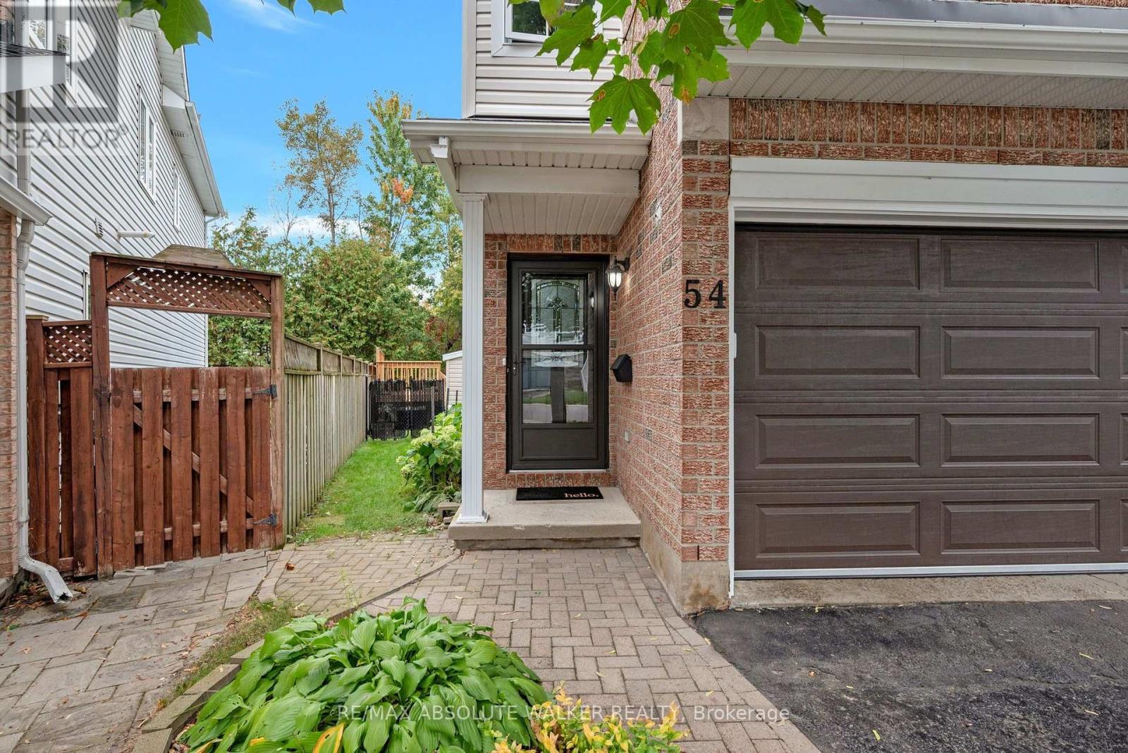 54 CASTLE GLEN CRESCENT, Ottawa — photo 2
