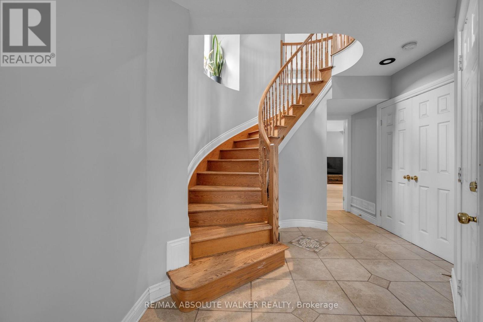 54 CASTLE GLEN CRESCENT, Ottawa — photo 4