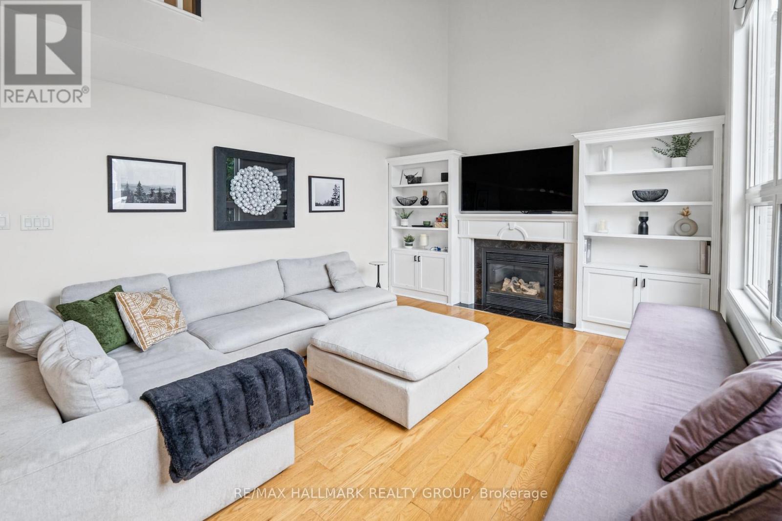 Family Room w/Cathedral Ceiling & Hardwood Floors