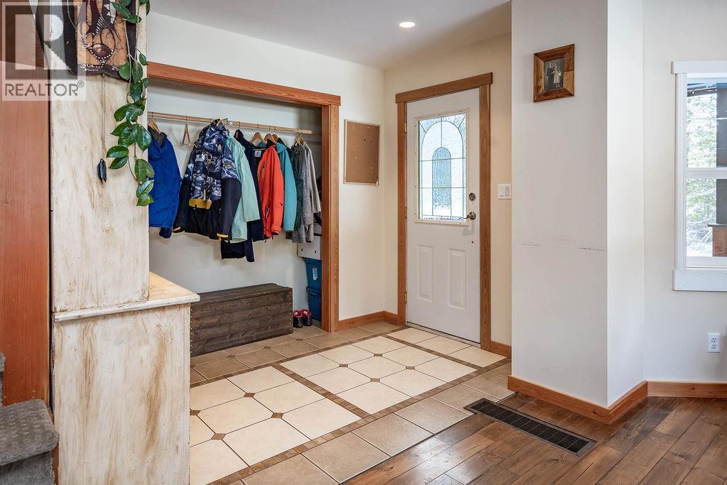 1112 HUME Street, Slocan - Image 1