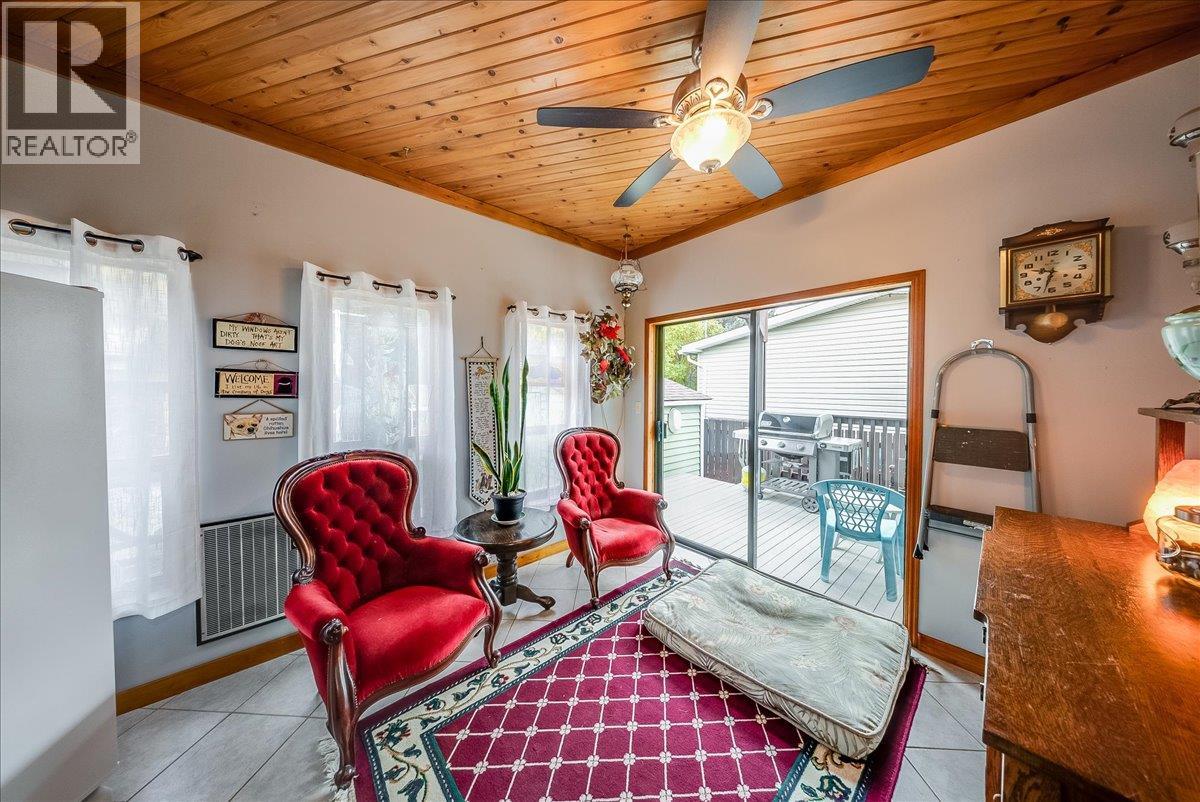 810 10th Avenue - 3