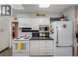 Foyer - 810 10th Avenue, Montrose, BC V0G1P0 Photo 14