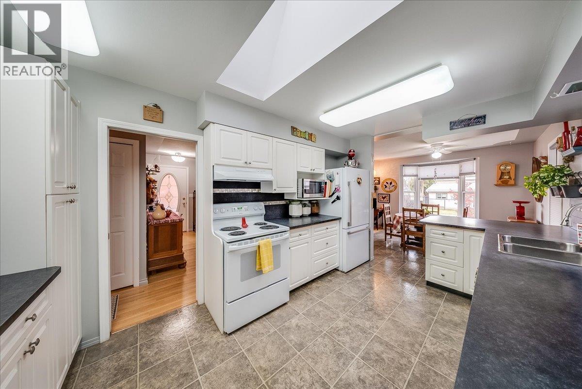 810 10th Avenue - 11