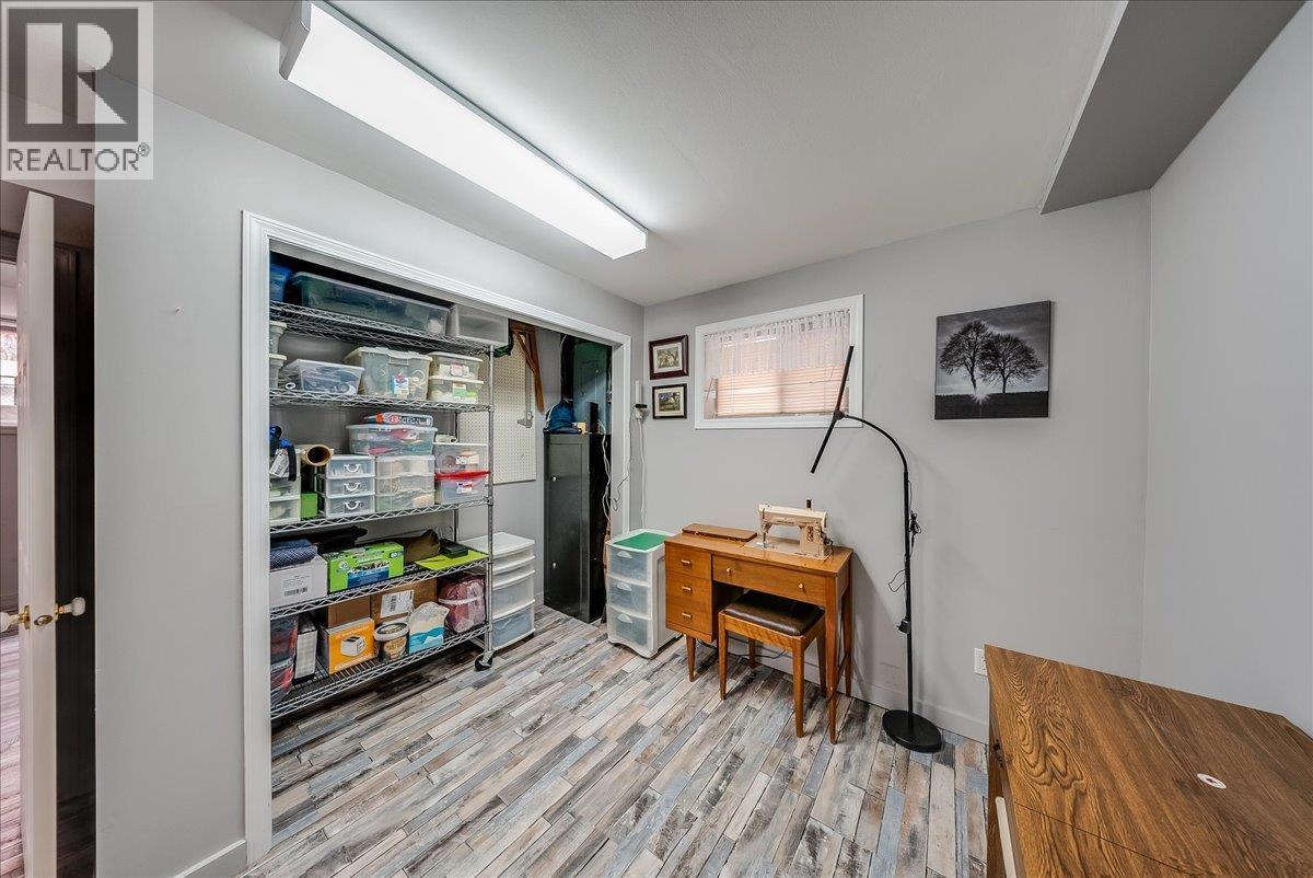 810 10th Avenue - 34