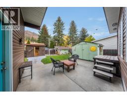 810 10th Avenue, Montrose, BC V0G1P0 Photo 42