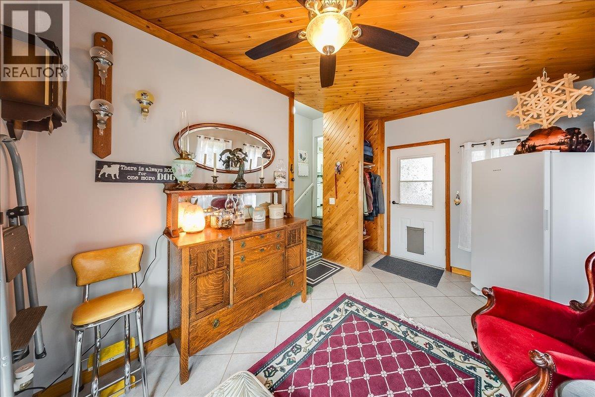 810 10th Avenue - 4