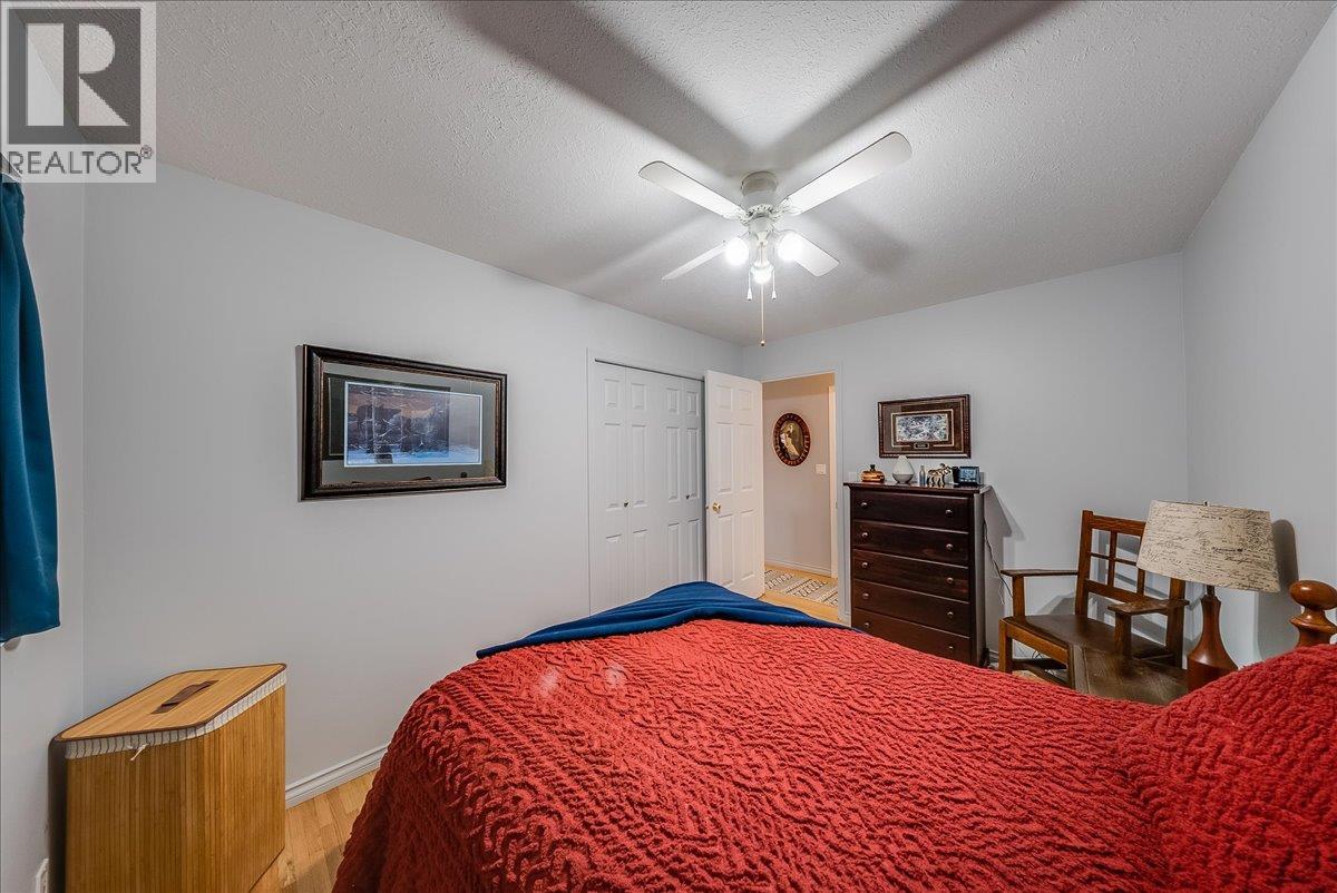 810 10th Avenue - 23