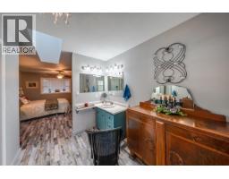810 10th Avenue, Montrose, BC V0G1P0 Photo 21