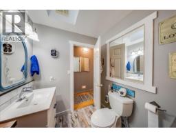 810 10th Avenue, Montrose, BC V0G1P0 Photo 25