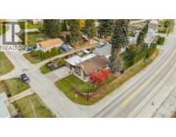 810 10th Avenue, Montrose, BC V0G1P0 Photo 56