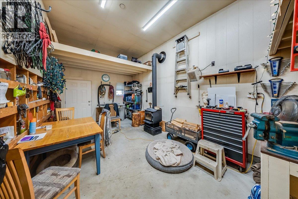 810 10th Avenue - 54
