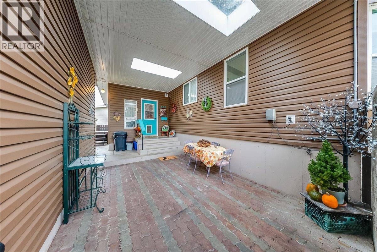810 10th Avenue - 2
