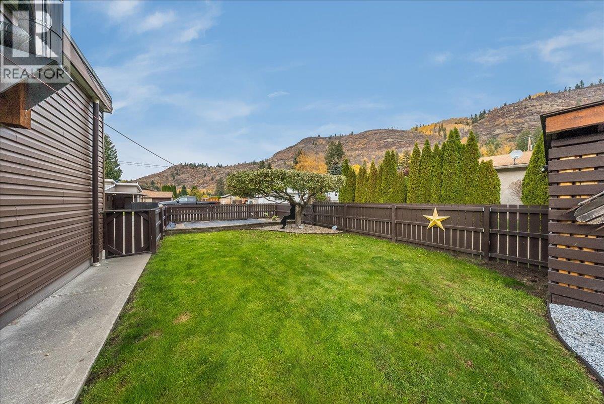 810 10th Avenue - 52